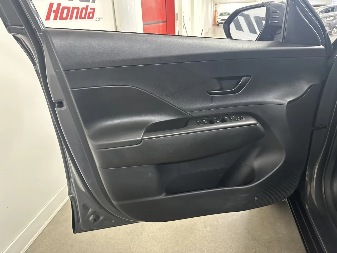 2024 Hyundai Kona Preferred Main Image
