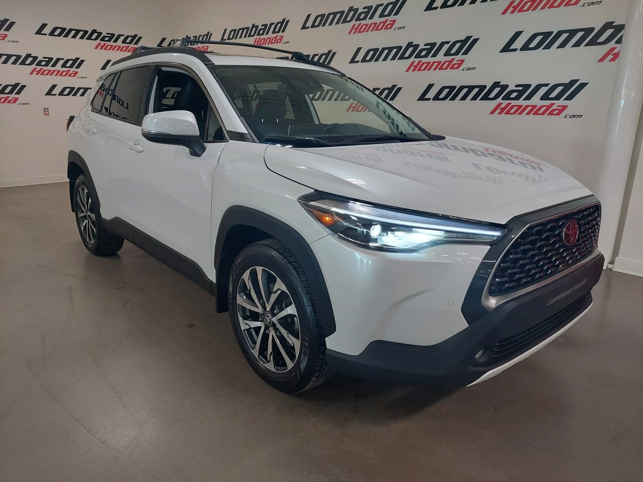 2022 Toyota Corolla Cross
                                                    XLE Main Image