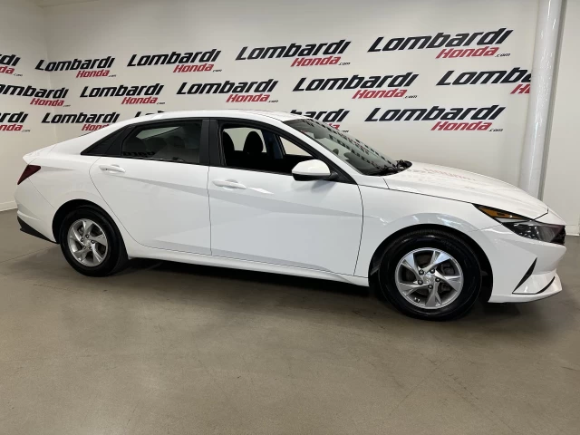Hyundai Elantra Essential 2022