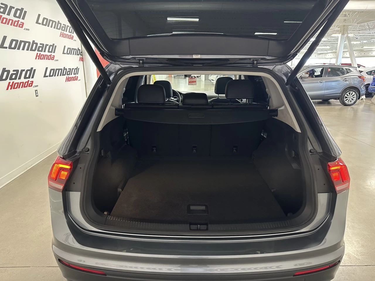2021 Volkswagen Tiguan Comfortline/United https://www.lombardihonda.com/resize/b990ff35b810a3abc0cc817b2ca24889-1
