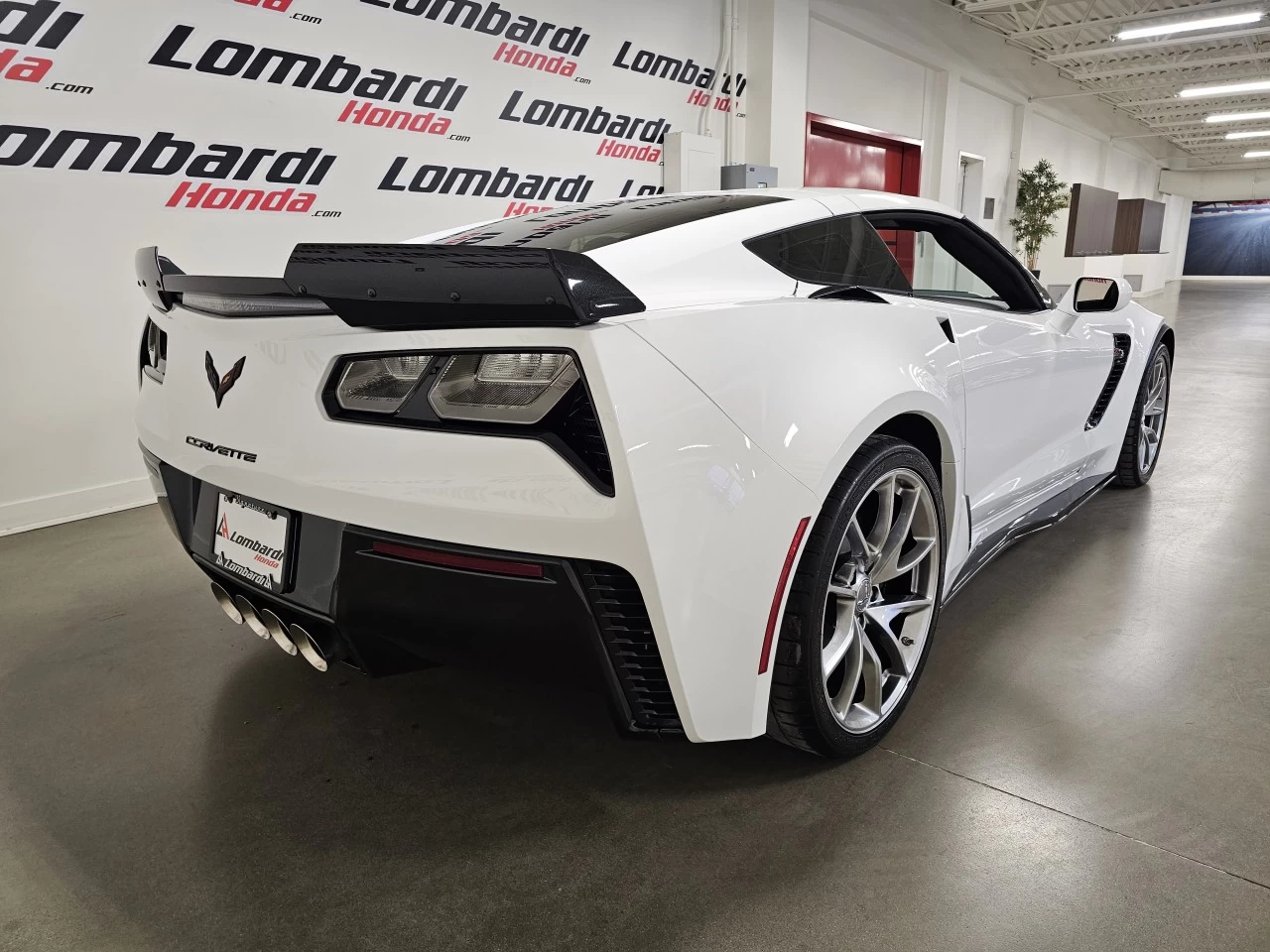2019 Chevrolet Corvette Z06 3LZ https://www.lombardihonda.com/resize/b990ff35b810a3abc0cc817b2ca24889-1