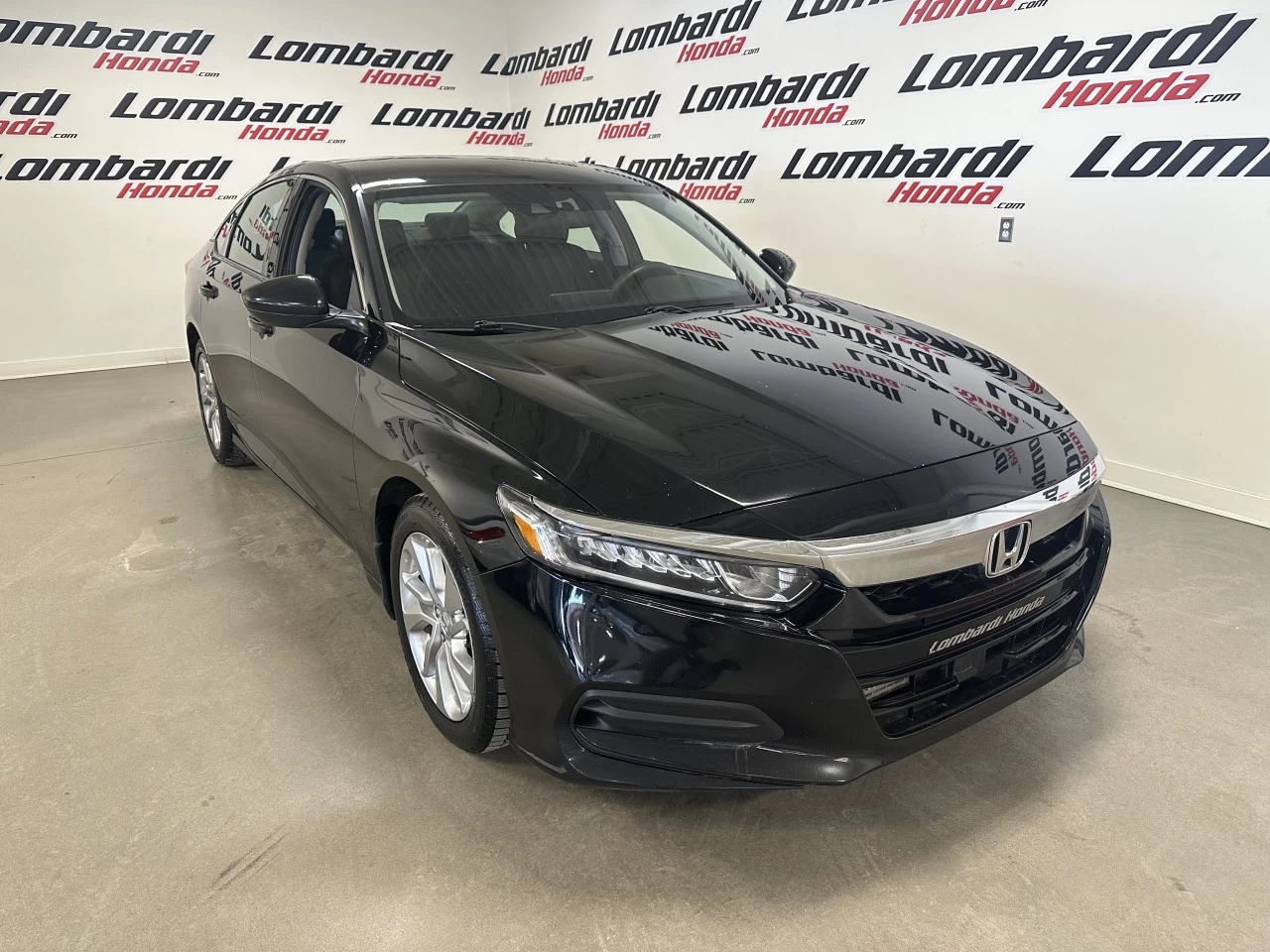 2019 Honda Accord LX Main Image
