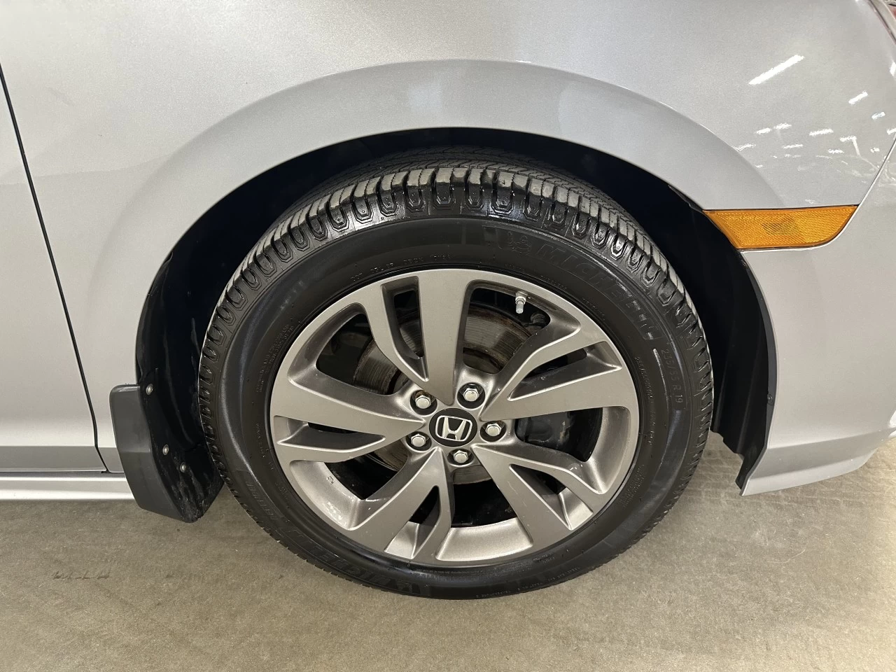 2019 Honda Odyssey Touring Image principale
