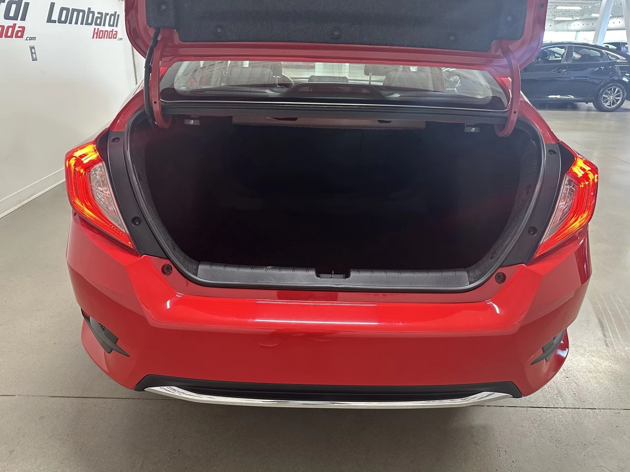 2020 Honda Civic
                                                    EX Main Image