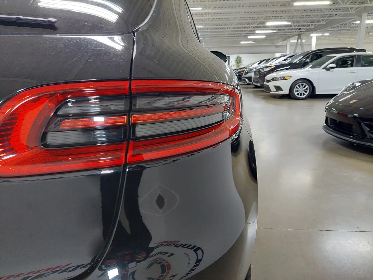2018 Porsche Macan
                                                    S Image principale