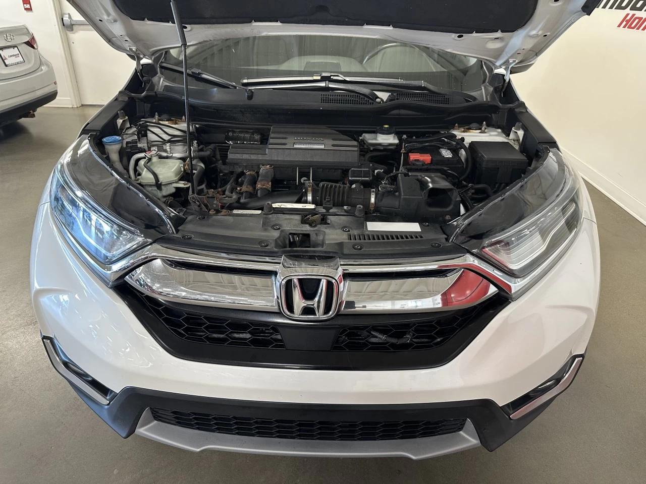 2019 Honda CR-V Touring Main Image