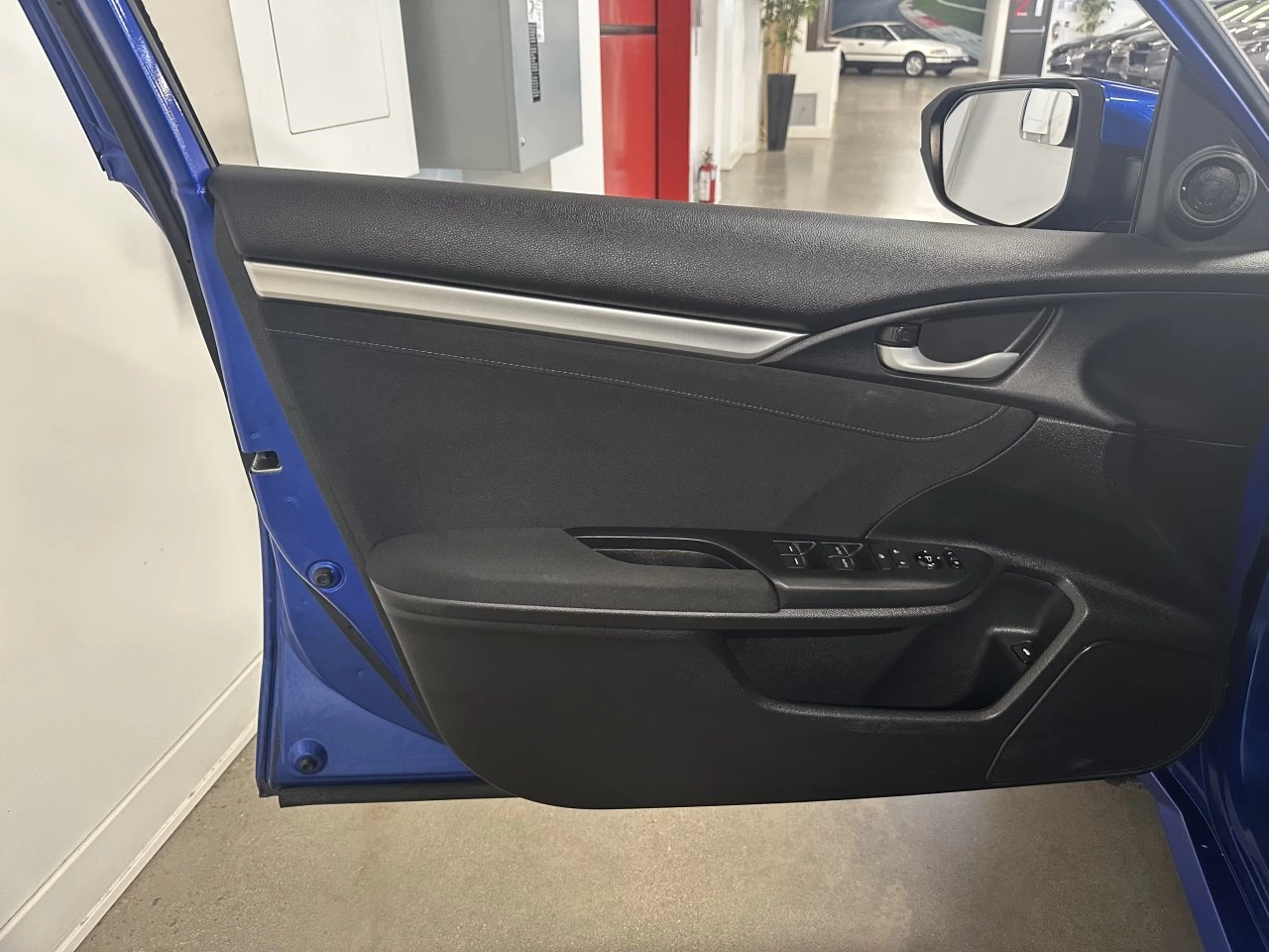 2016 Honda Civic
                                                    EX Main Image