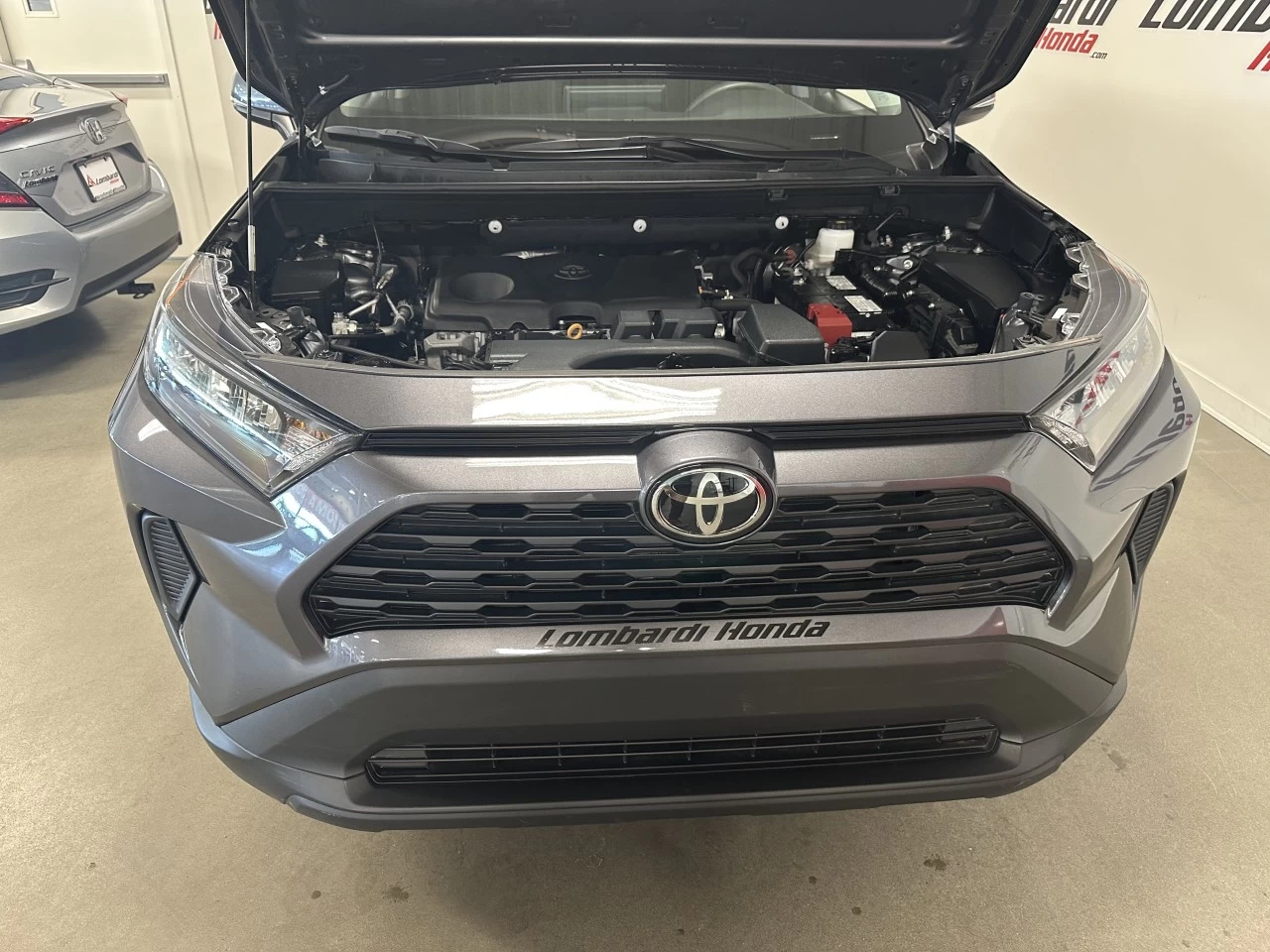 2023 Toyota RAV4
                                                    LE Image principale