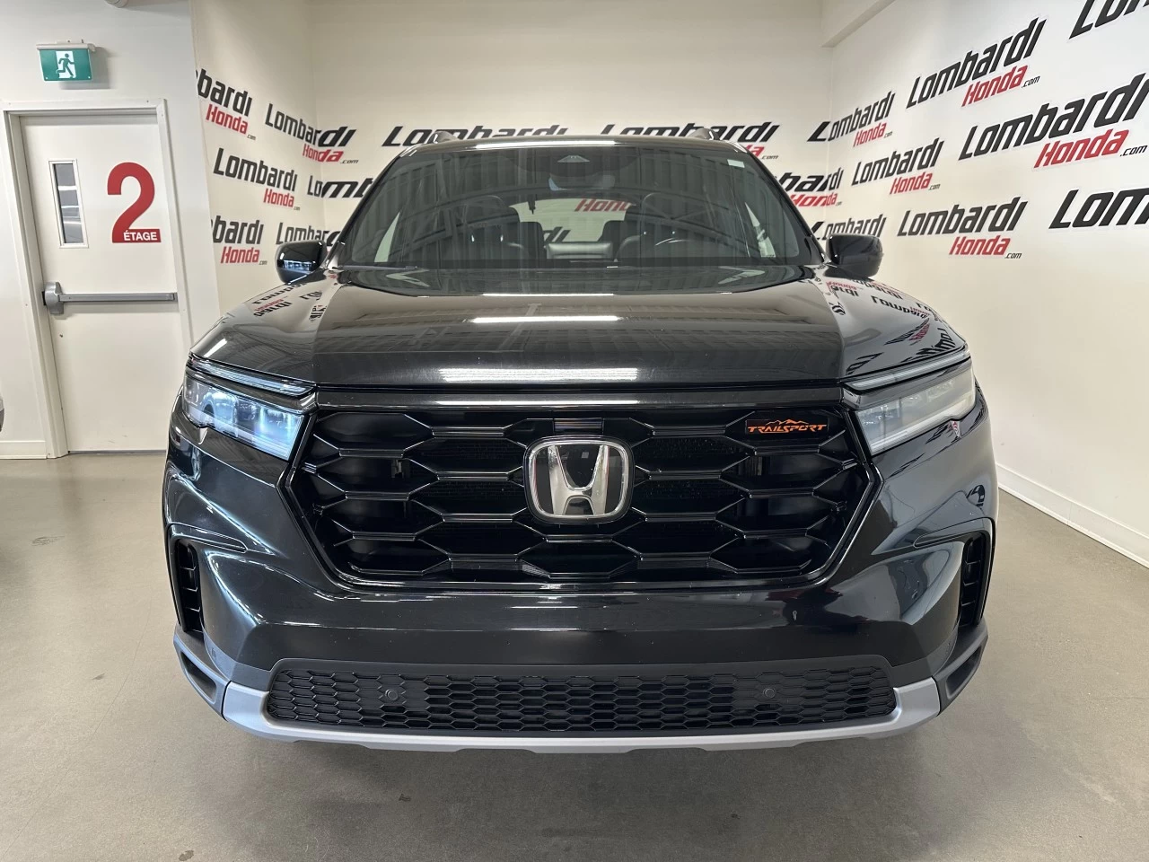2023 Honda Pilot TrailSport https://www.lombardihonda.com/resize/b990ff35b810a3abc0cc817b2ca24889-1