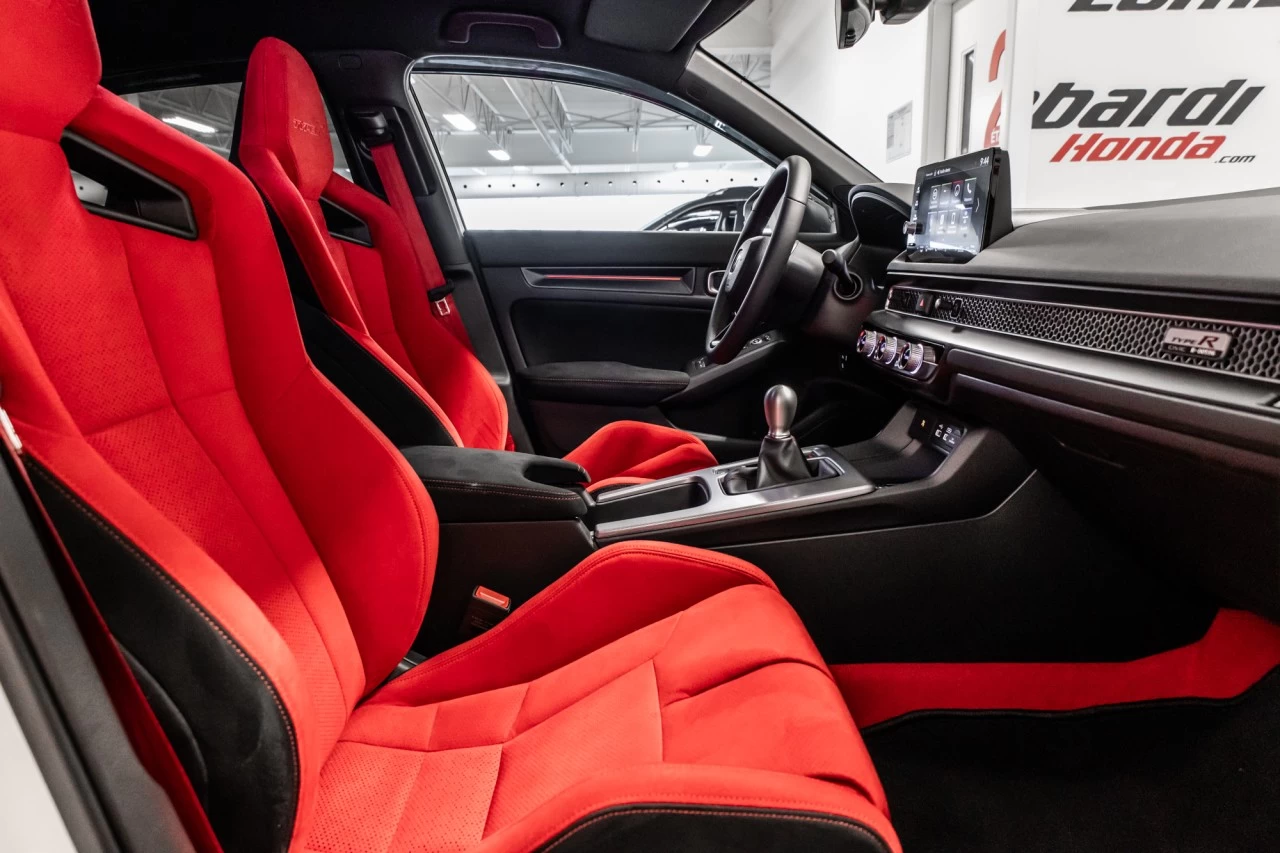 2023 Honda Civic TYPE R https://www.lombardihonda.com/resize/b990ff35b810a3abc0cc817b2ca24889-1