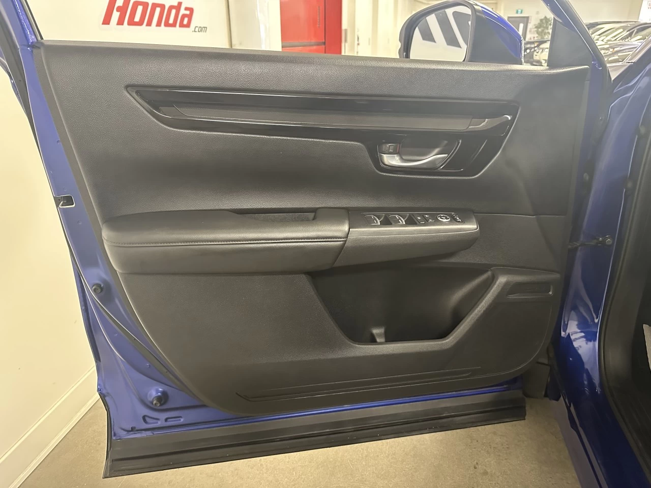 2023 Honda CR-V
                                                    Sport/Sport-B Image principale