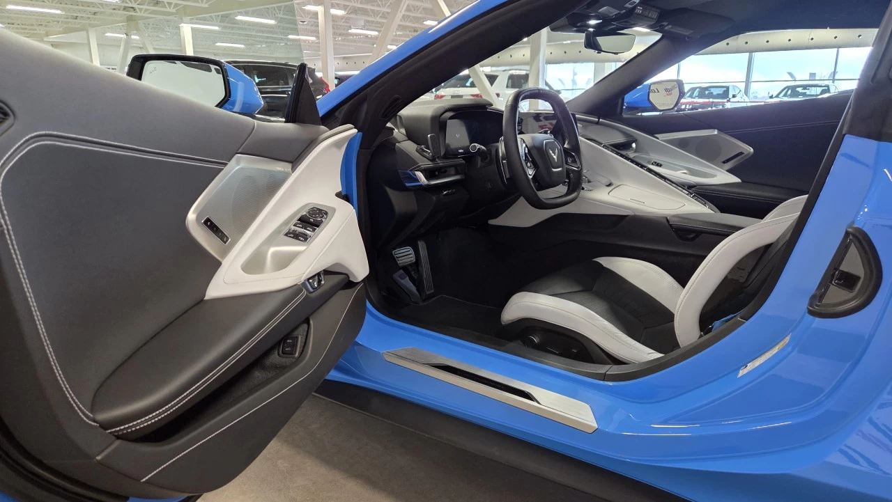 2023 Chevrolet Corvette 2LT https://www.lombardihonda.com/resize/b990ff35b810a3abc0cc817b2ca24889-1