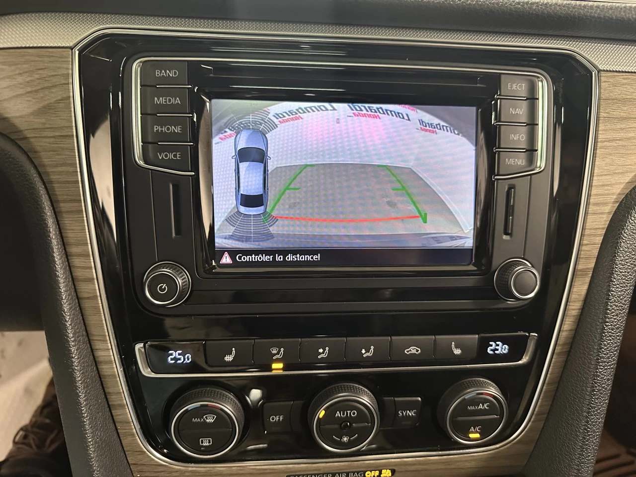 2017 Volkswagen Passat Highline Main Image