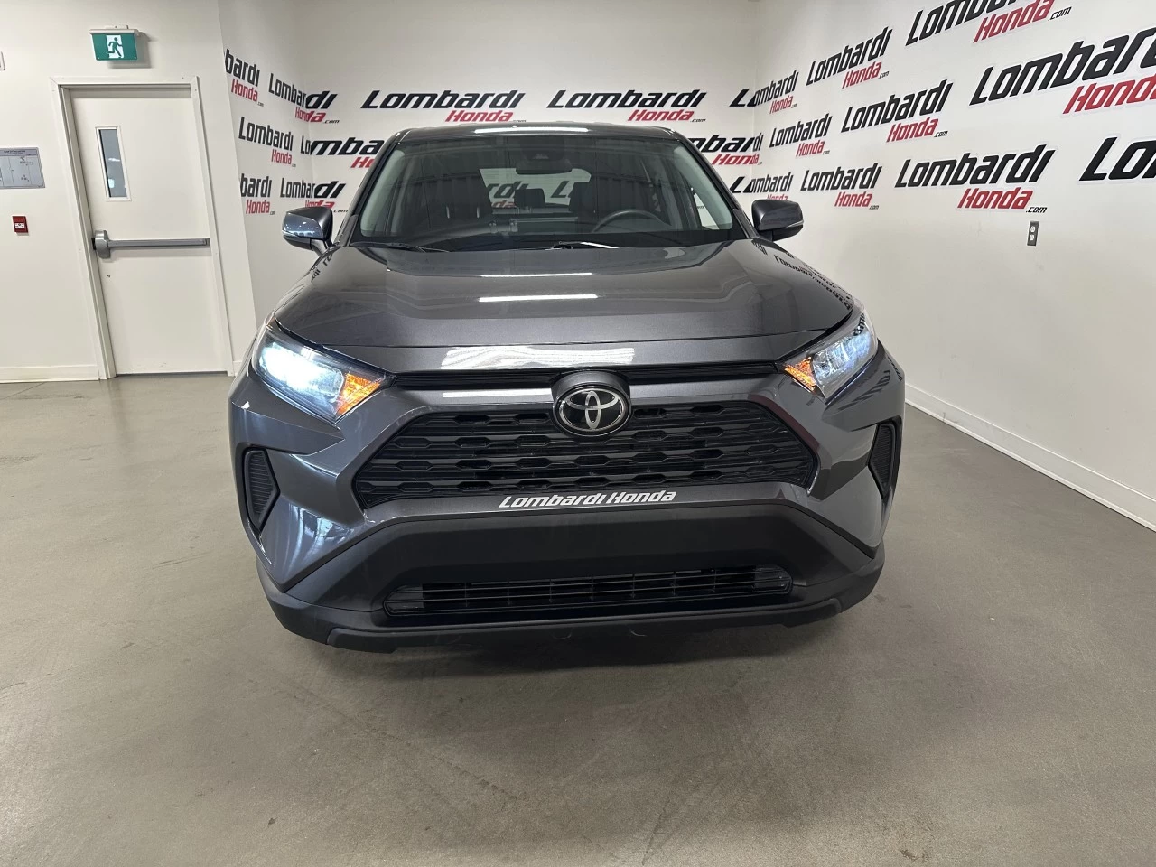 2023 Toyota RAV4 LE Image principale