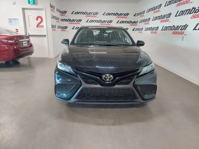 Toyota Camry SE 2021