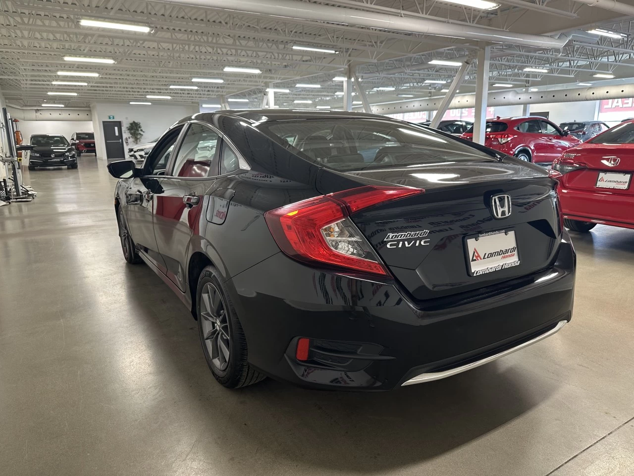 2021 Honda Civic
                                                    EX Main Image