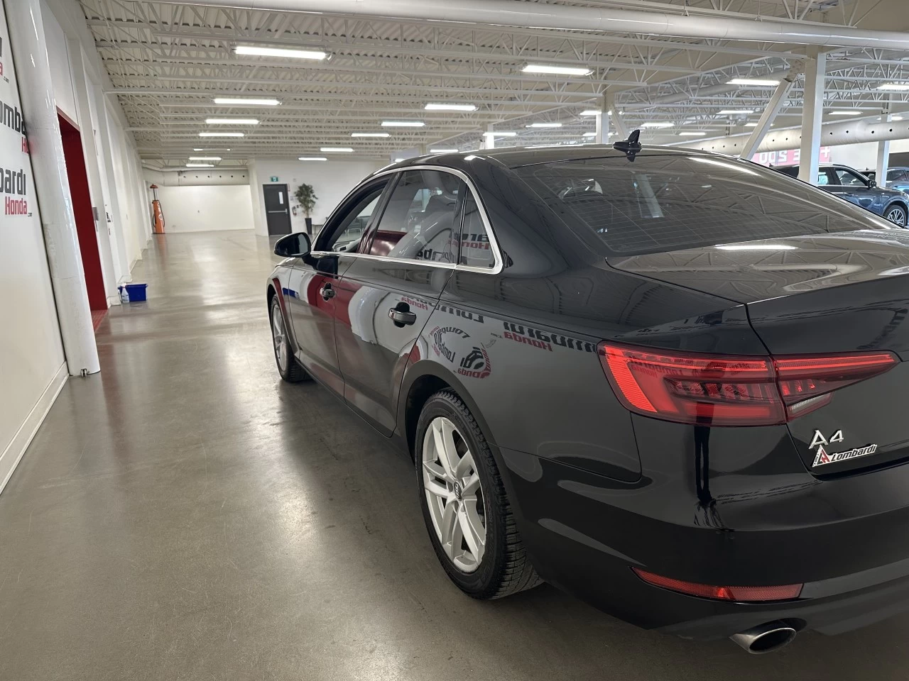 2017 Audi A4 Komfort Main Image