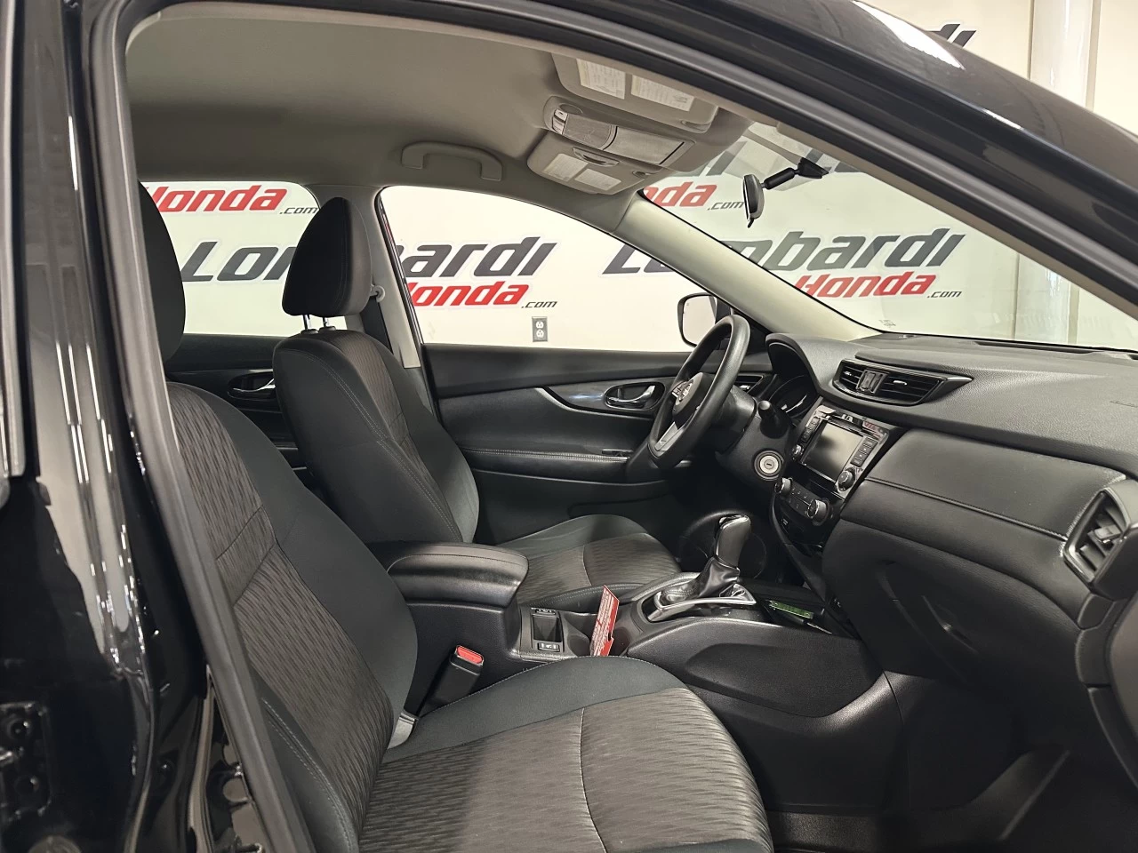 2018 Nissan Rogue S/SV Main Image