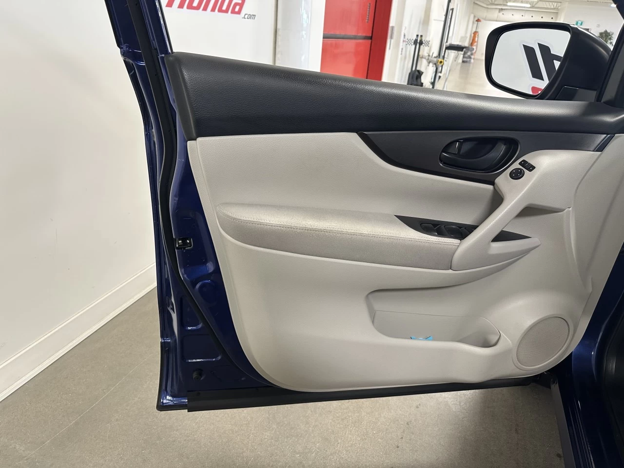 2018 Nissan Qashqai S https://www.lombardihonda.com/resize/b990ff35b810a3abc0cc817b2ca24889-1