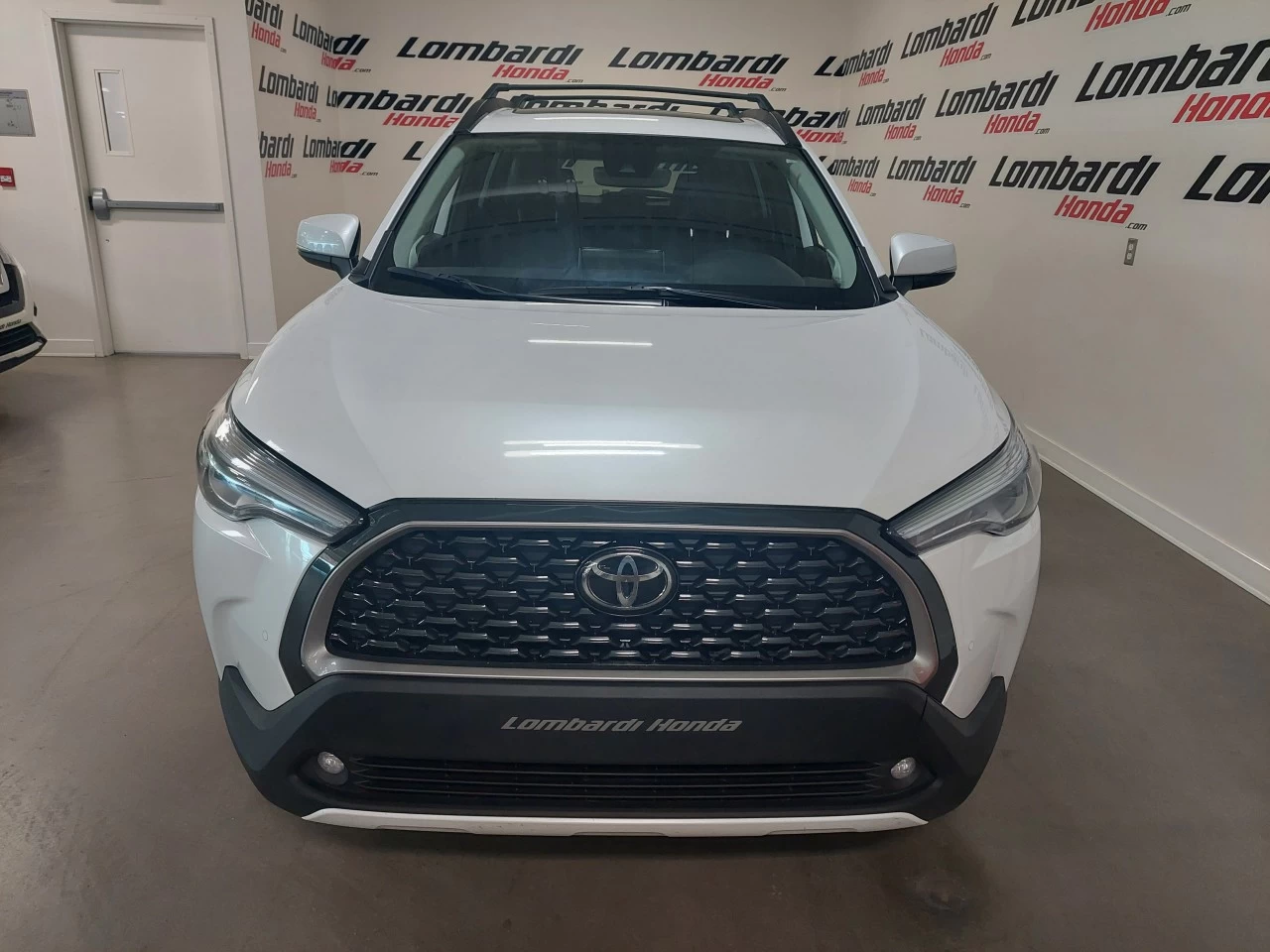 2022 Toyota Corolla Cross
                                                    XLE Main Image