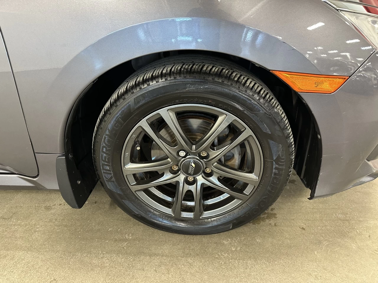 2017 Honda Civic
                                                    LX Main Image