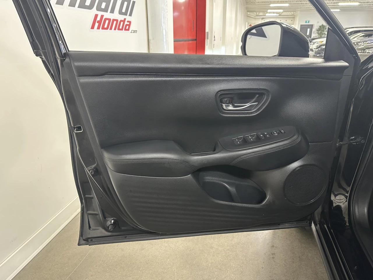 2023 Honda HR-V
                                                    LX Image principale