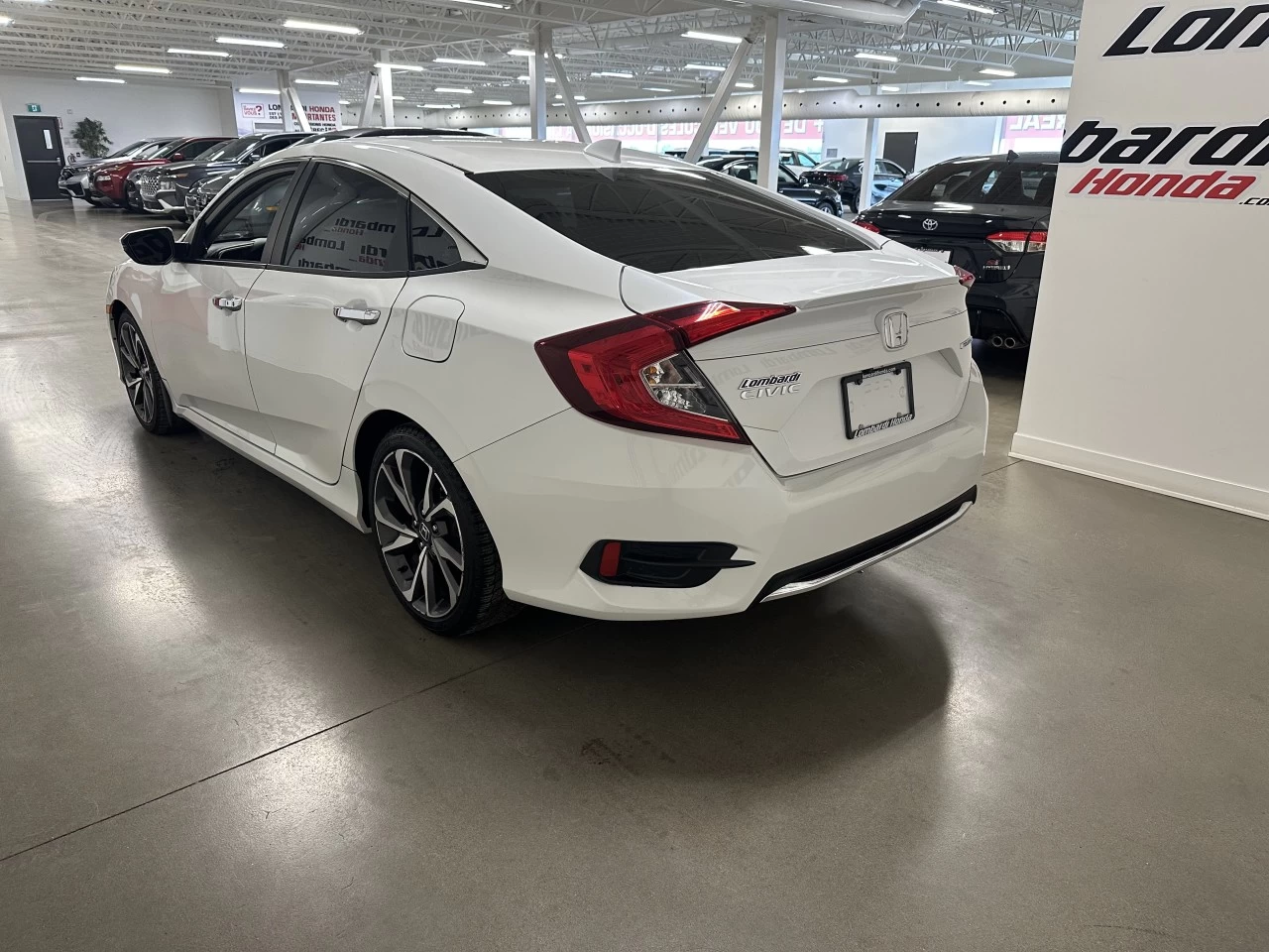 2020 Honda Civic Touring https://www.lombardihonda.com/resize/b990ff35b810a3abc0cc817b2ca24889-1