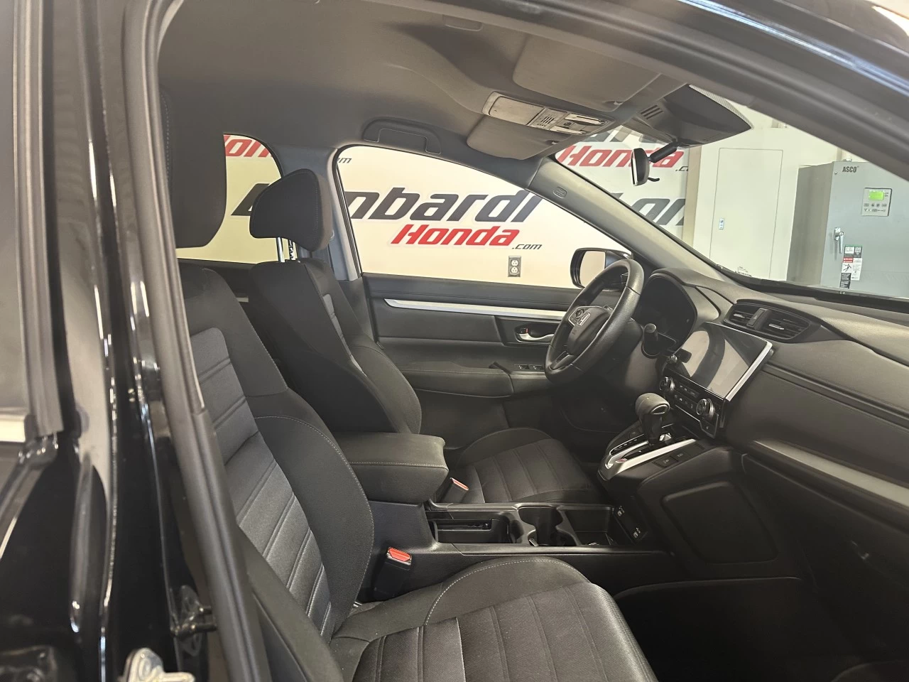 2020 Honda CR-V
                                                    LX Image principale