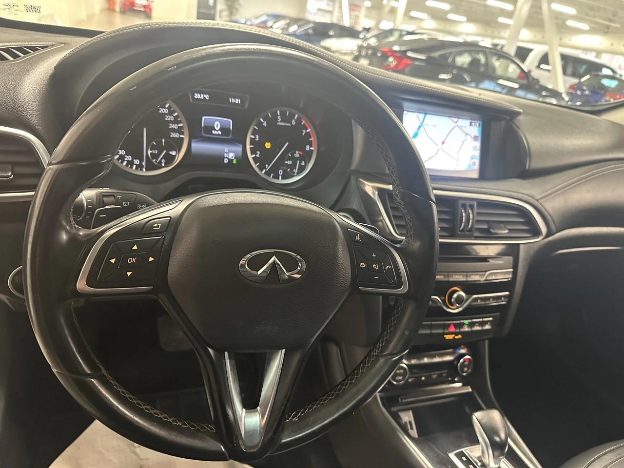 2017 INFINITI QX30 AWD 4dr Image principale