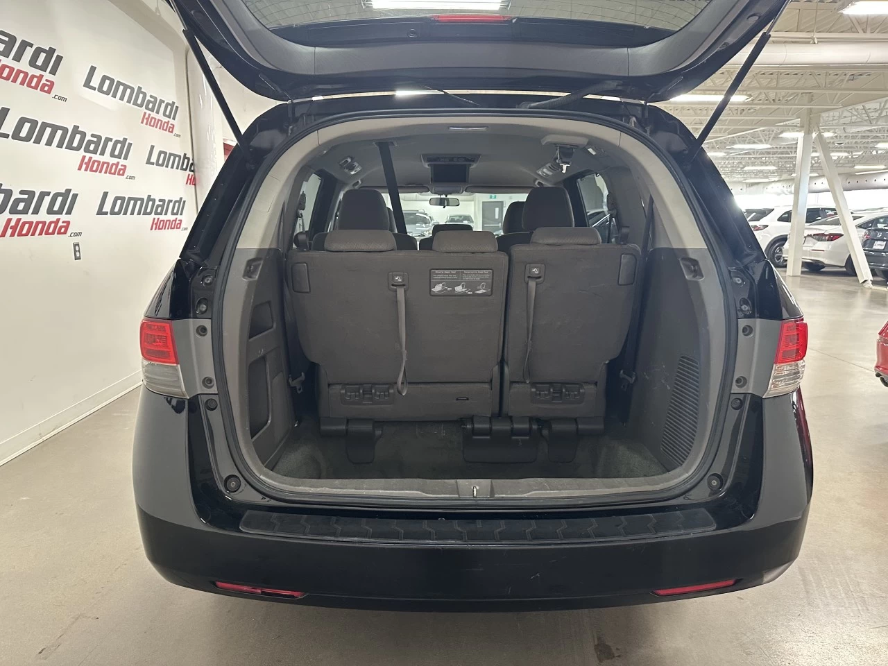 2016 Honda Odyssey EX Image principale