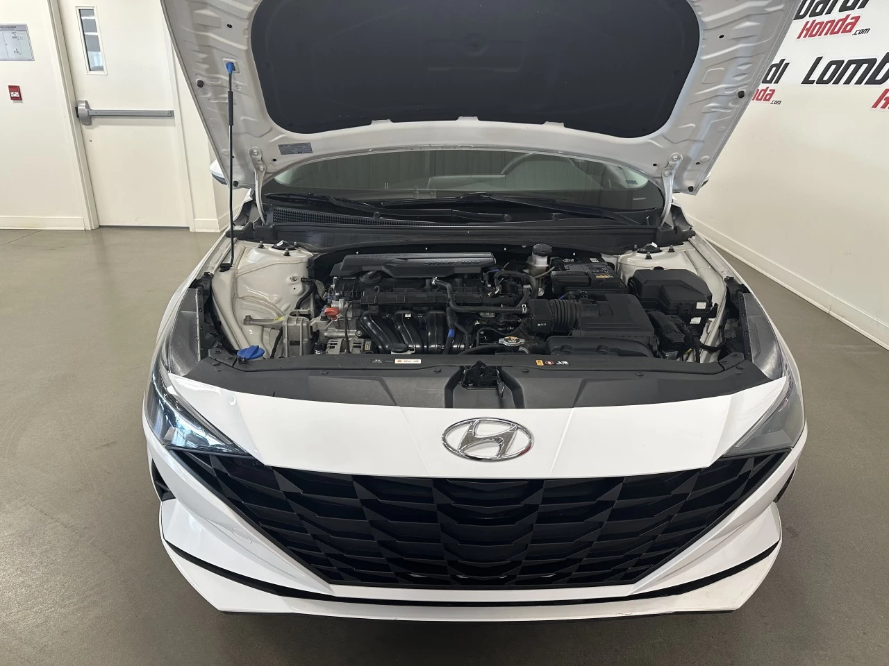 2022 Hyundai Elantra
                                                    Preferred Image principale