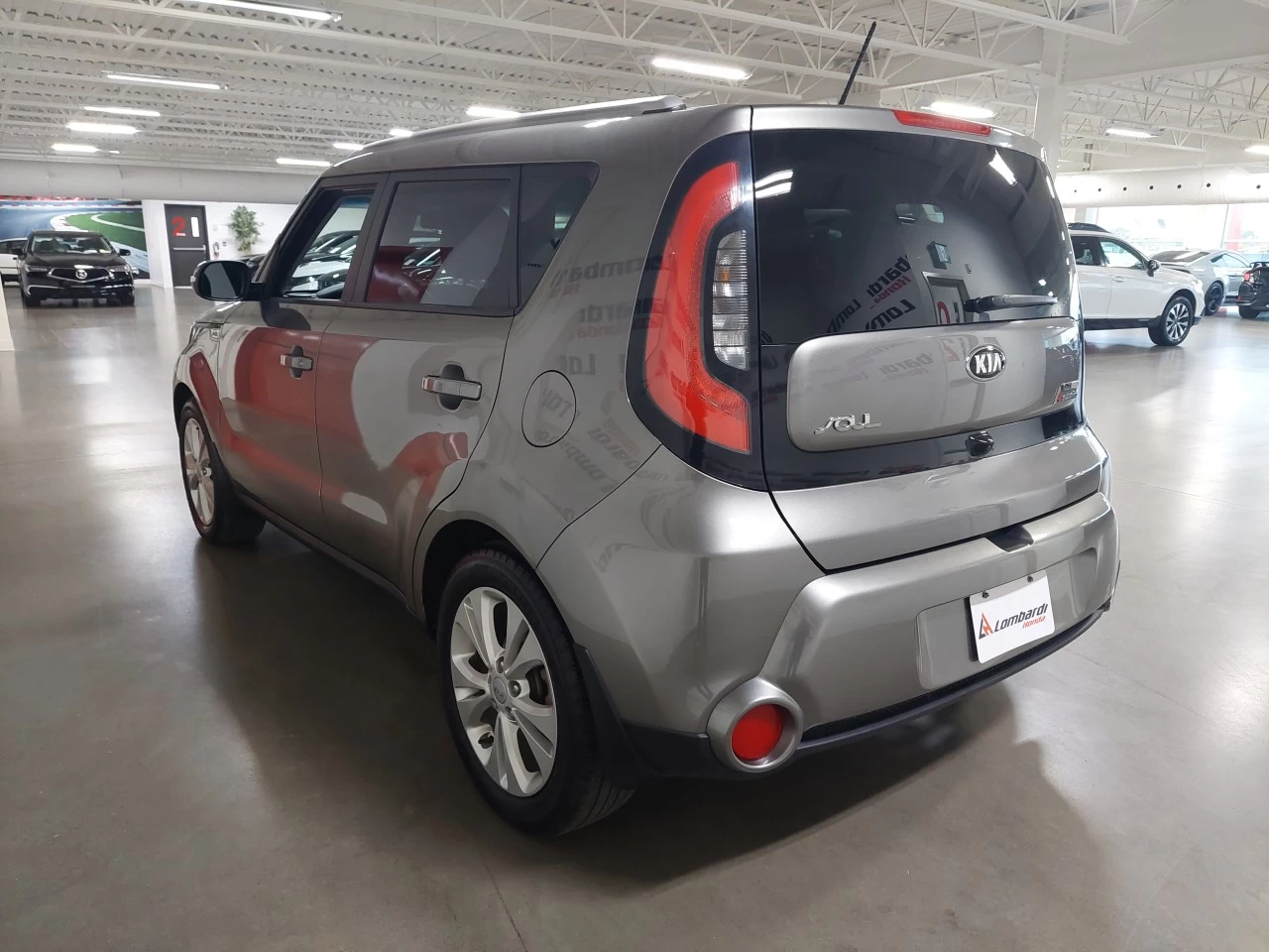 2016 Kia Soul
                                                    EX Main Image