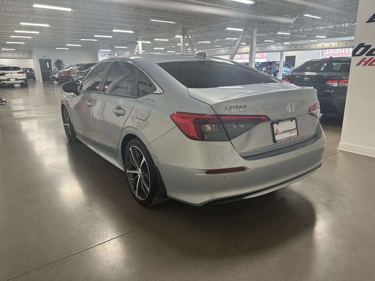 2022 Honda Civic Touring https://www.lombardihonda.com/resize/b990ff35b810a3abc0cc817b2ca24889-1