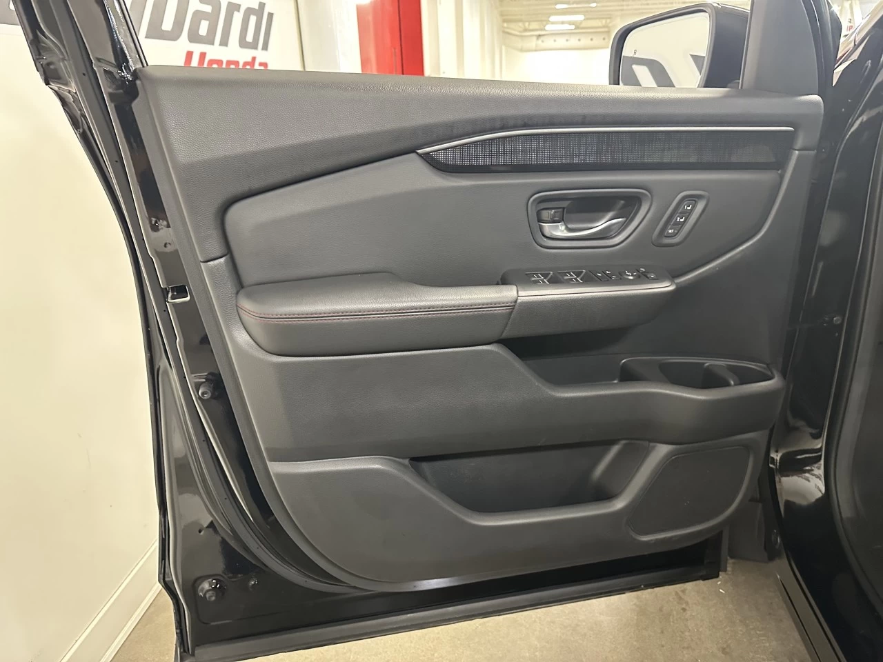 2025 Honda Pilot Black Edition Main Image