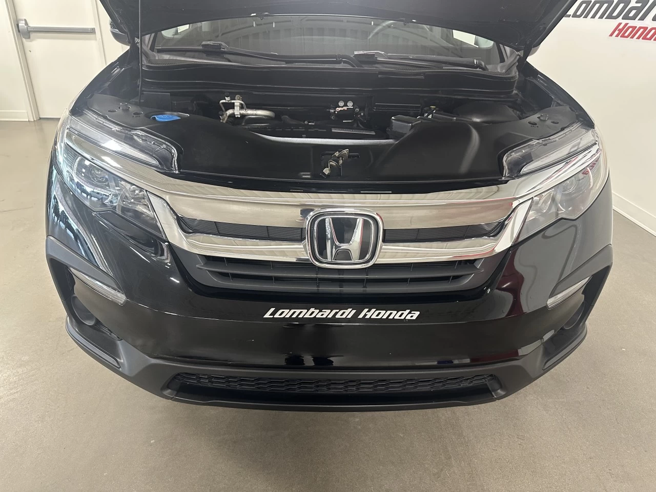 2021 Honda Pilot LX Main Image