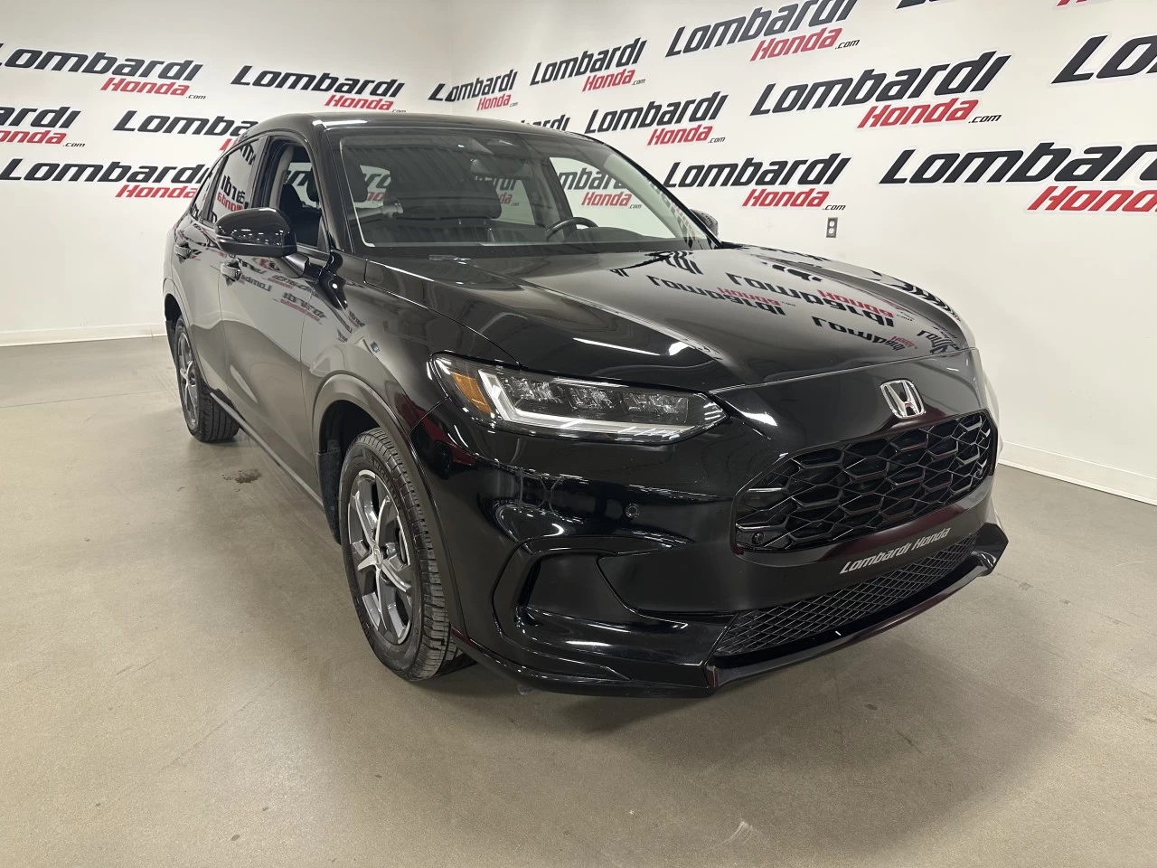 2025 Honda HR-V EX-L Navi https://www.lombardihonda.com/resize/b990ff35b810a3abc0cc817b2ca24889-1