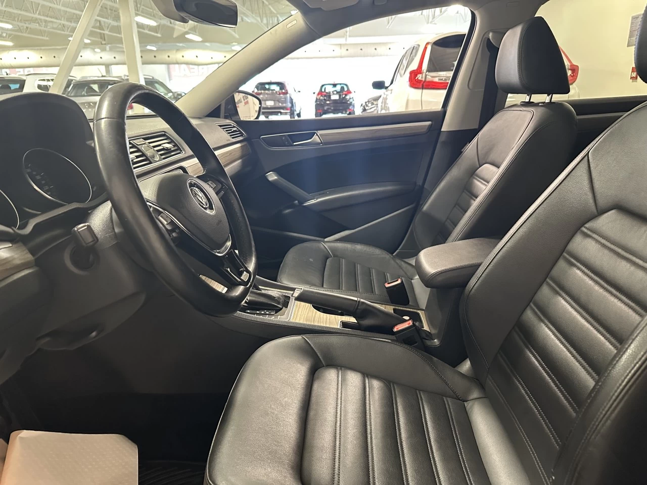 2017 Volkswagen Passat Highline Main Image