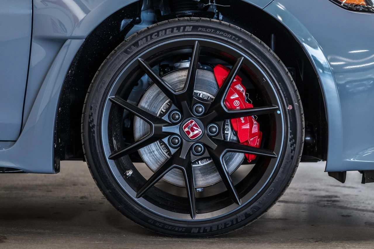 2025 Honda Civic Type R https://www.lombardihonda.com/resize/b990ff35b810a3abc0cc817b2ca24889-1