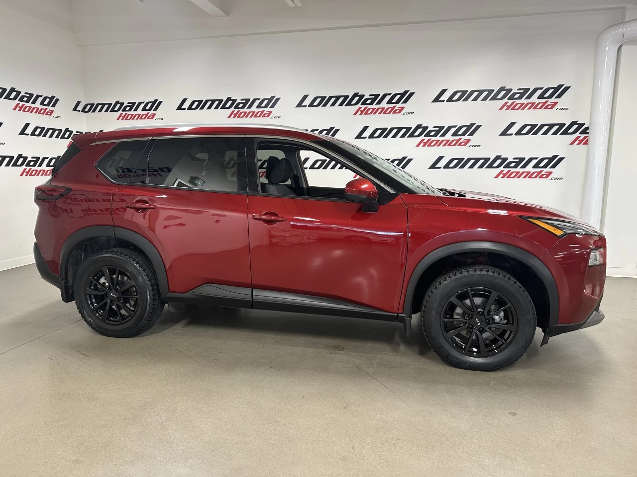 2021 Nissan Rogue
                                                    SV Image principale
