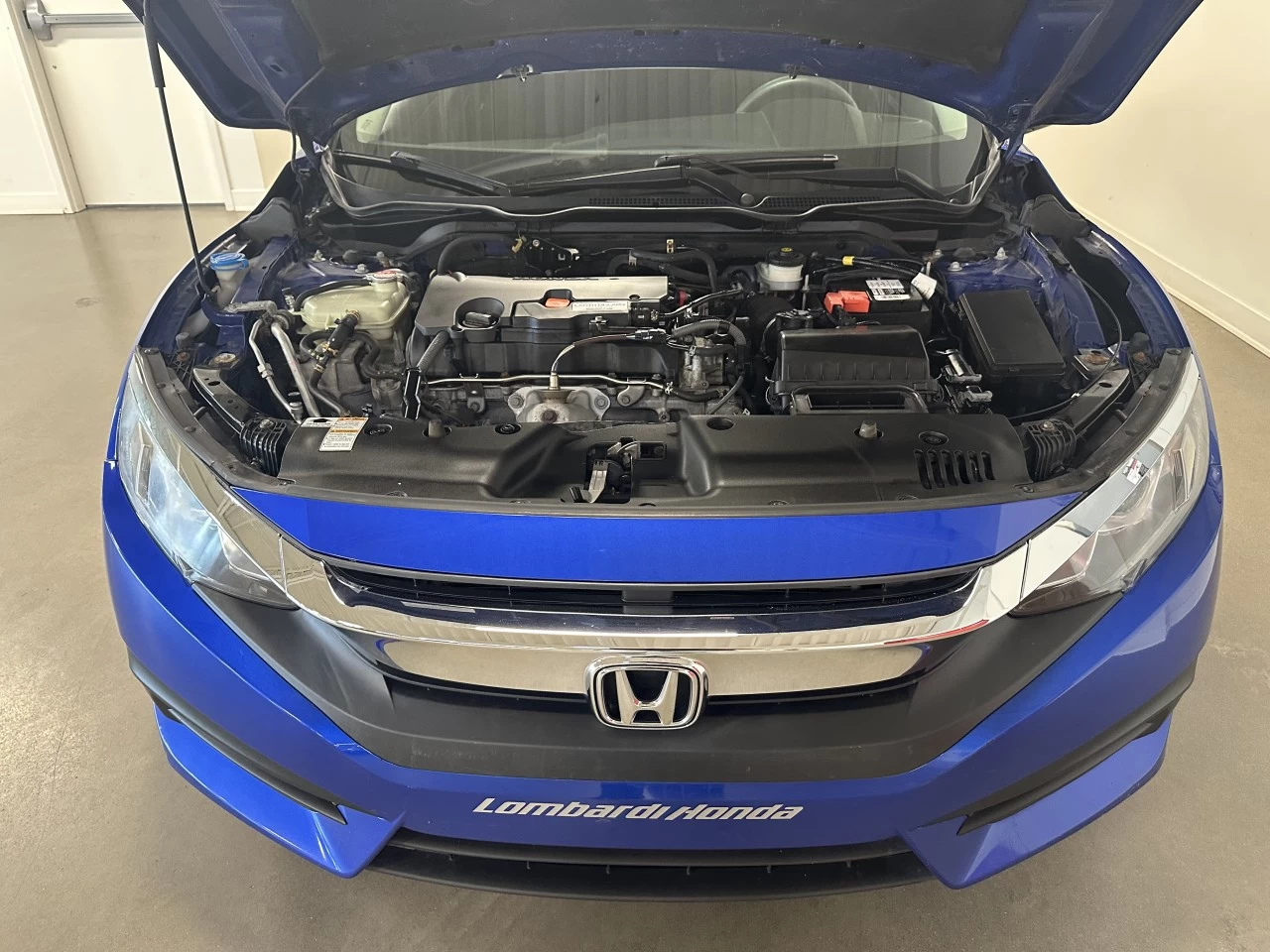 2016 Honda Civic
                                                    EX Main Image