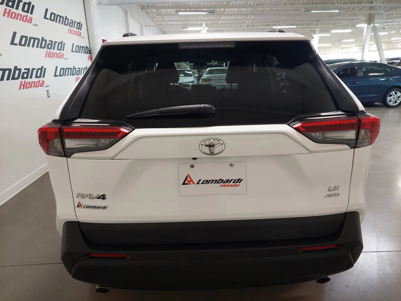 2021 Toyota RAV4
                                                    LE Image principale