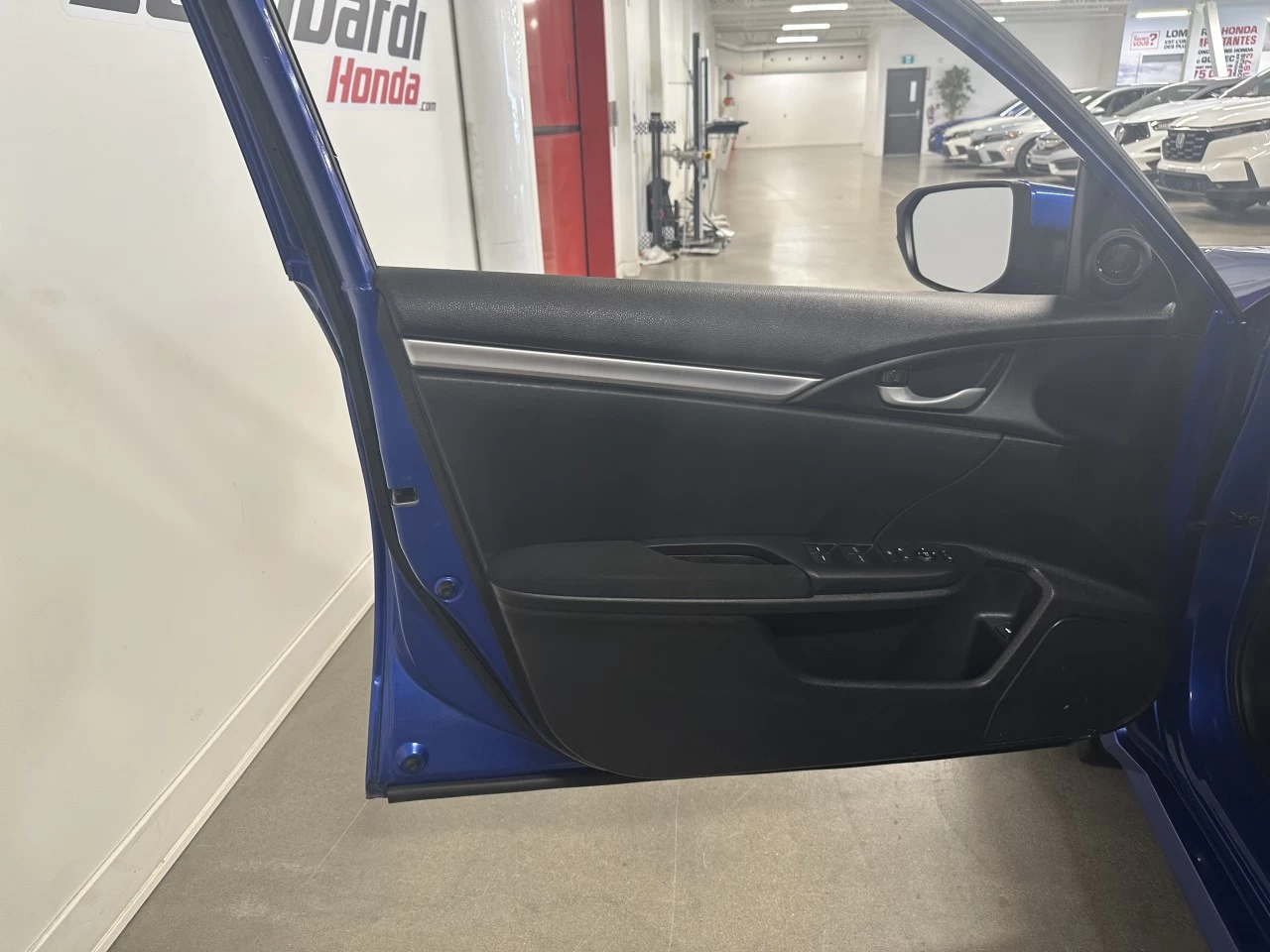 2020 Honda Civic
                                                    LX Image principale