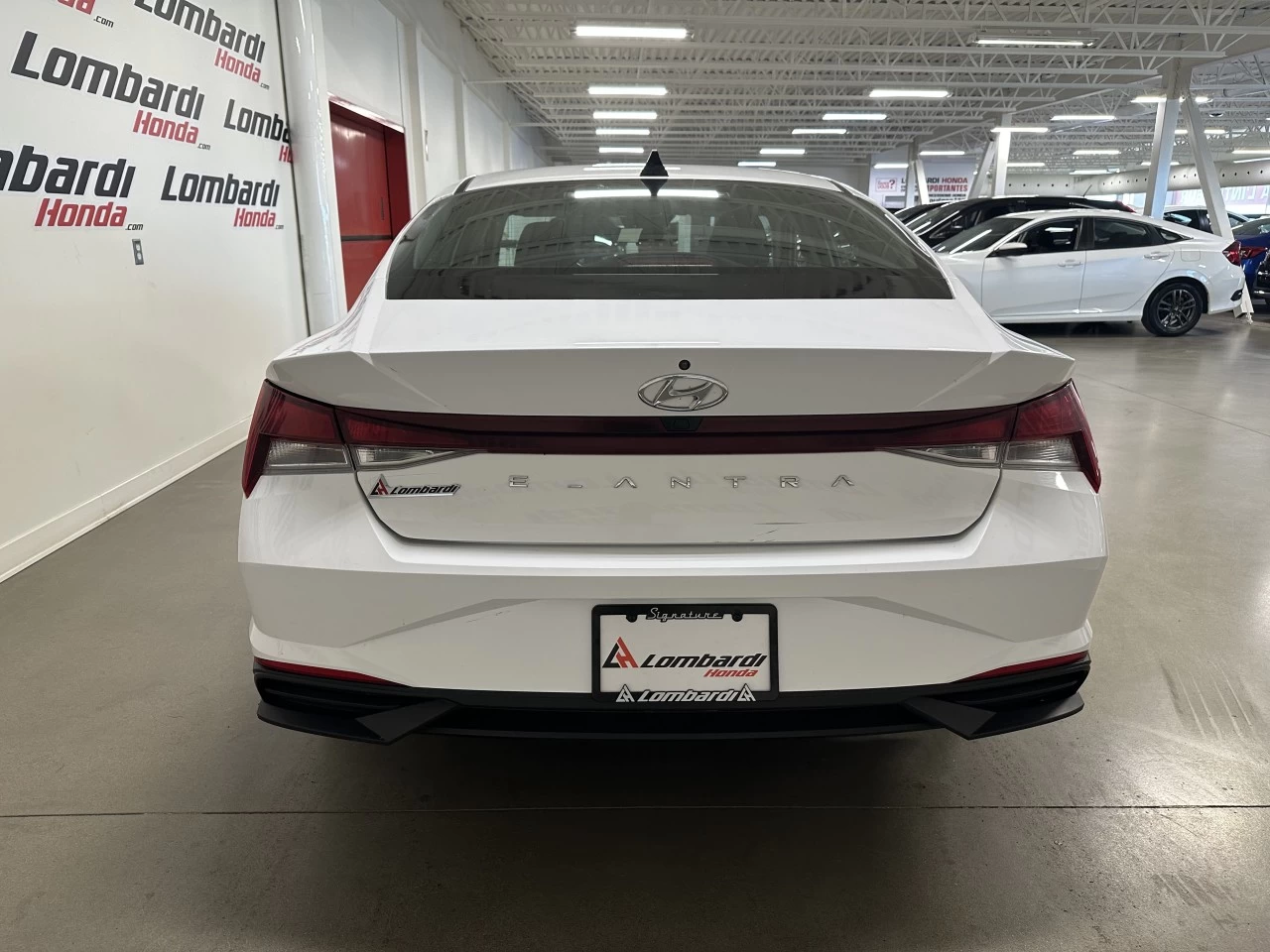 2021 Hyundai Elantra
                                                    Preferred Image principale
