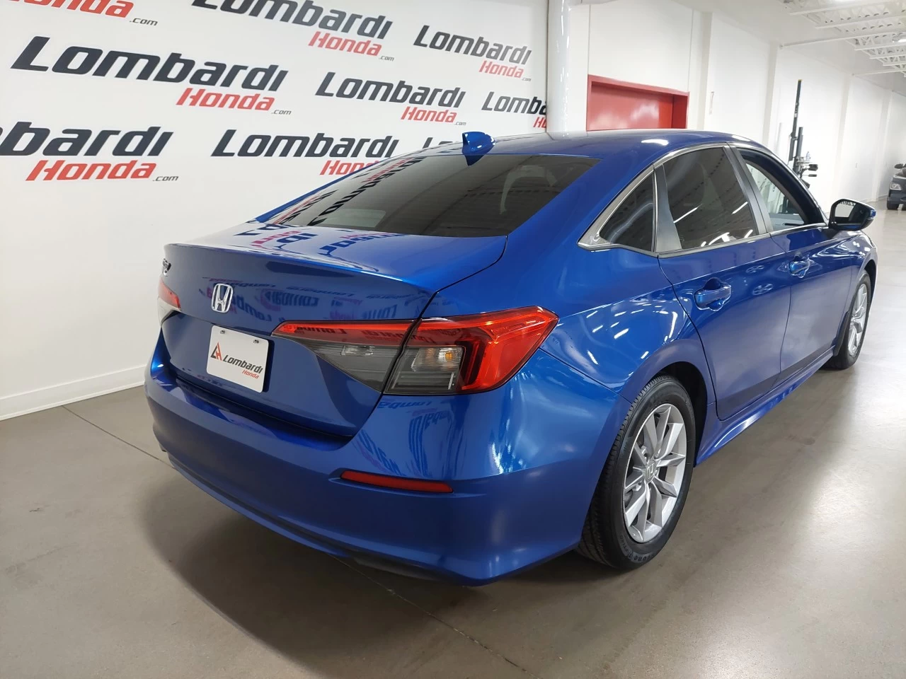2022 Honda Civic
                                                    EX Main Image
