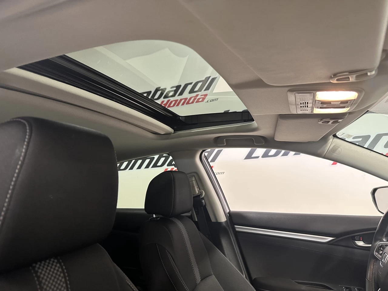 2020 Honda Civic
                                                    EX Image principale