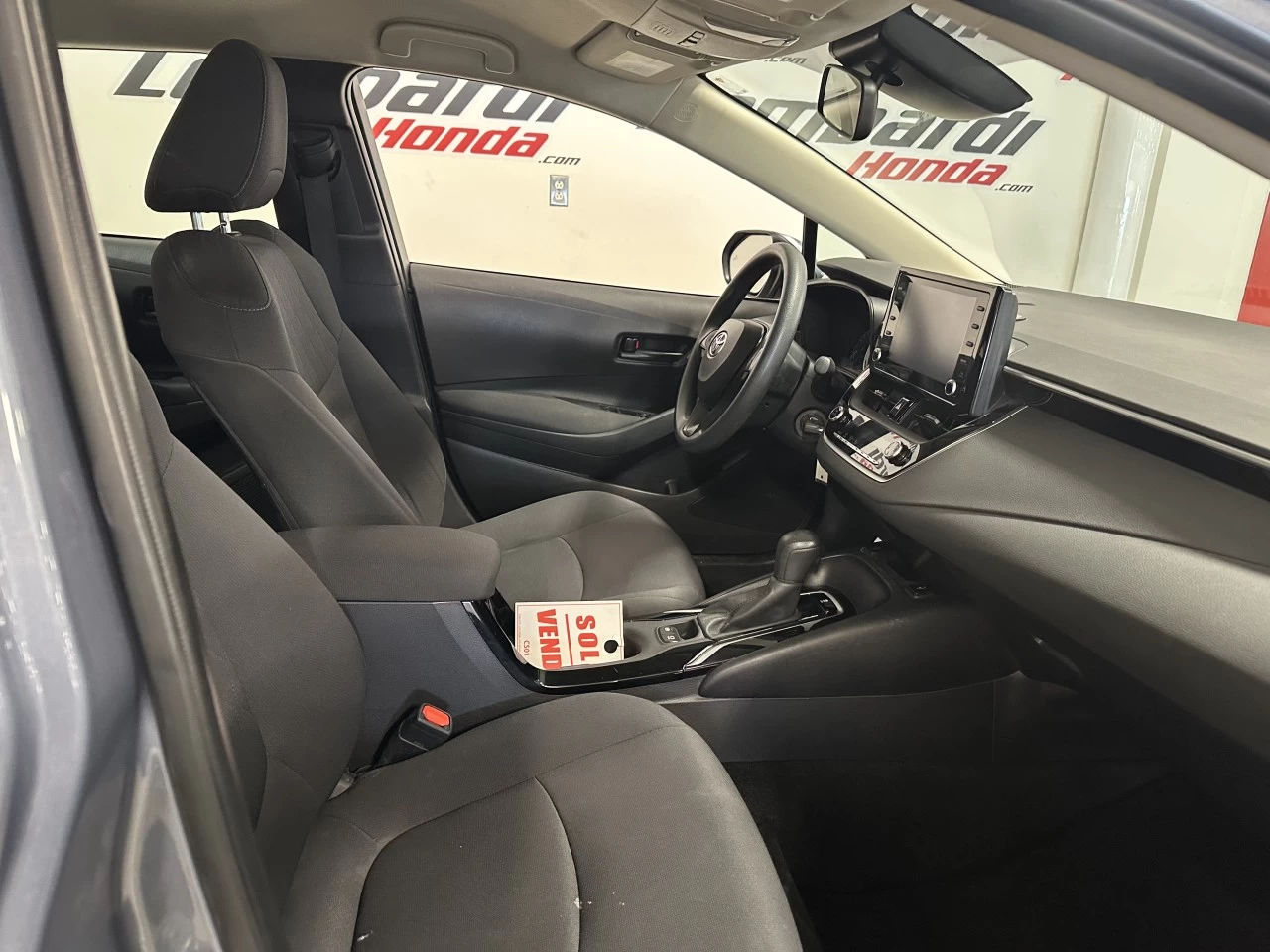 2022 Toyota Corolla
                                                    LE Main Image