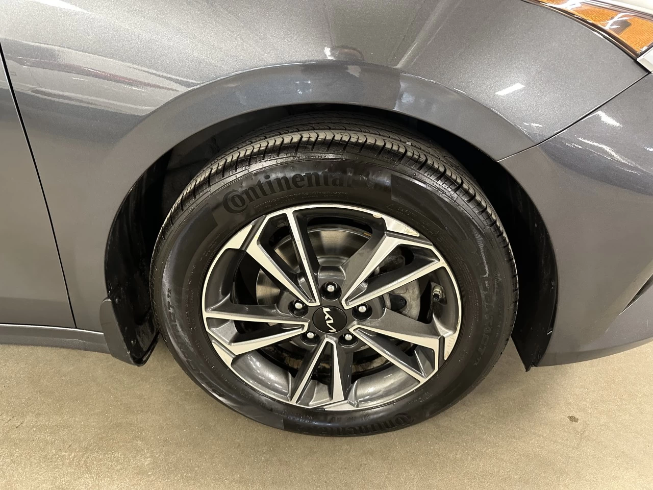 2023 Kia Forte EX Image principale