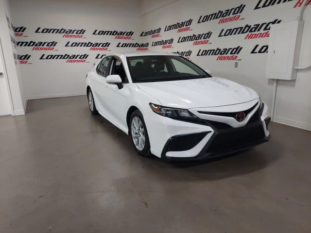 Toyota Camry SE 2021
