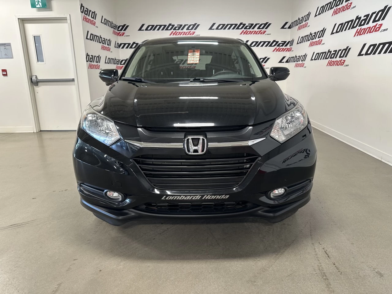 2017 Honda HR-V EX https://www.lombardihonda.com/resize/b990ff35b810a3abc0cc817b2ca24889-1