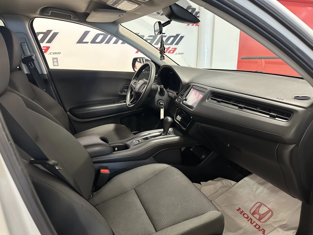 2019 Honda HR-V
                                                    LX Main Image